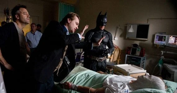 Efsanevi Yönetmen Christopher Nolan yazısı kapak görseli